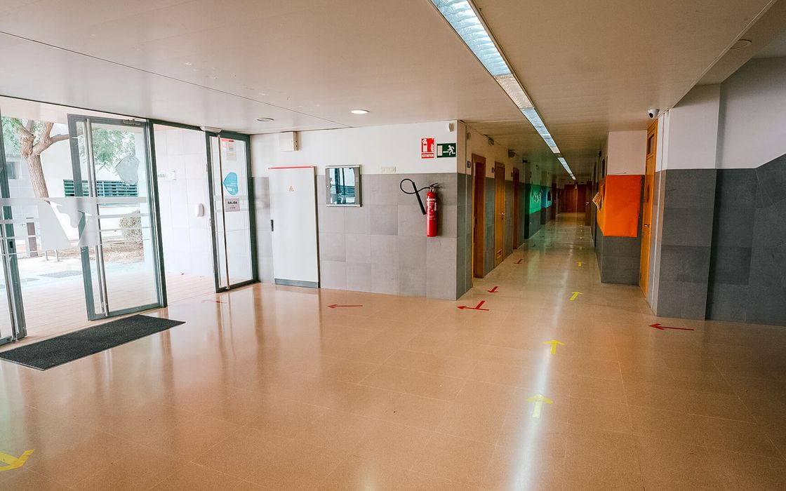 Vestíbulo de entrada del colegio