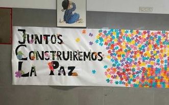 Bachillerato students during an activity about peace