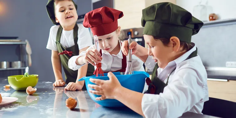 Taller de cocina para niños en el aula gastronómica de ValdeSerra